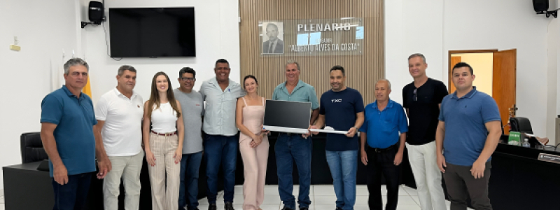 Cessão de um computador para a ACIASSO